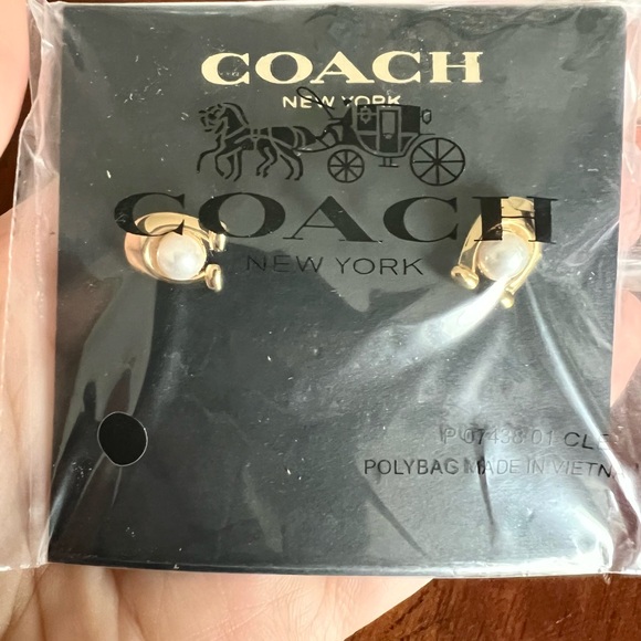 NWT Coach Pearl C Logo Detailed Embellished Earrings - Picture 4 of 6
